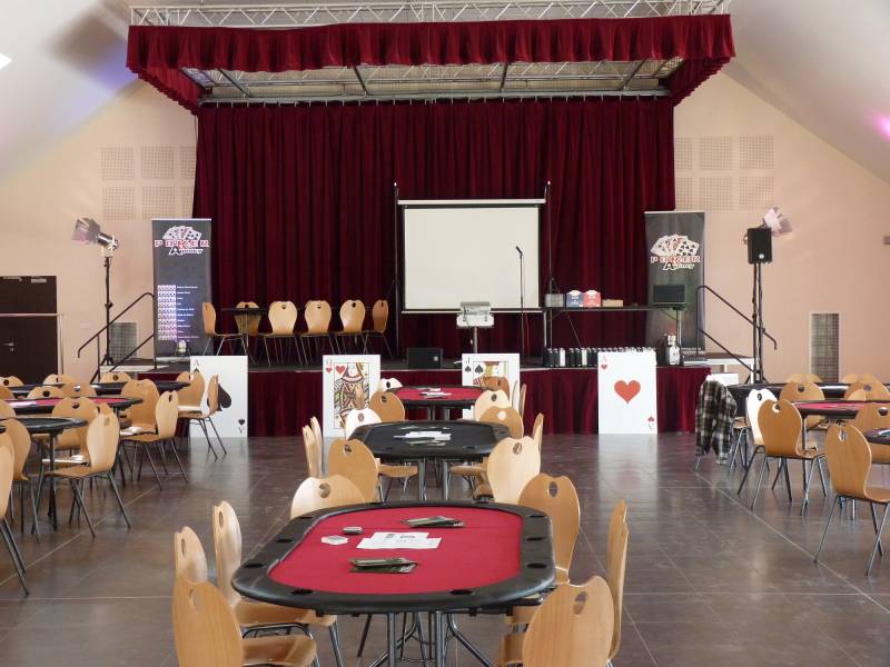 louer une table de poker pour un tournoi caritatif à montpellier